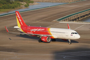 date：2023-11-20;
location：Macau Intl Airport - VMMC;
airline：Vietjet Air - VJC;
registration：HS-VKS;
aircraft：A320-200