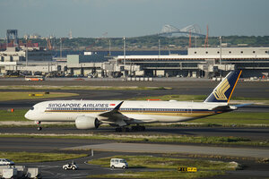 date：2026-05-11;
location：Tokyo Haneda Intl Airport - RJTT;
airline：Singapore Airlines - SIA;
registration：9V-SHH;
aircraft：A350-900