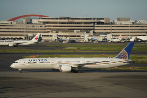 date：2026-05-11;
location：Tokyo Haneda Intl Airport - RJTT;
airline：United Airlines - UAL;
registration：N12004;
aircraft：B787-10