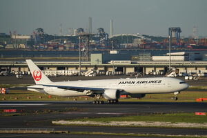 date：2026-05-11;
location：Tokyo Haneda Intl Airport - RJTT;
airline：Japan Airlines - JAL;
registration：JA738J;
aircraft：B777-300ER