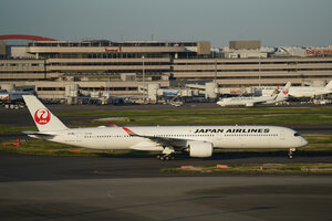 date：2026-05-11;
location：Tokyo Haneda Intl Airport - RJTT;
airline：Japan Airlines - JAL;
registration：JA11WJ;
aircraft：A350-1000
