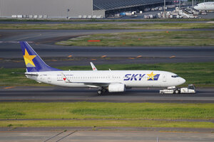 date：2026-05-12;
location：Tokyo Haneda Intl Airport - RJTT;
airline：Skymark Airlines - SKY;
registration：JA73NU;
aircraft：B737-800