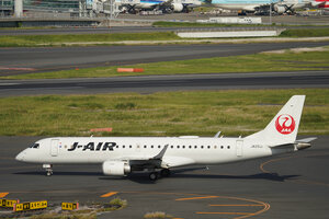 date：2026-05-12;
location：Tokyo Haneda Intl Airport - RJTT;
airline：J-Air - JLJ;
registration：JA251J;
aircraft：ERJ-190-100STD