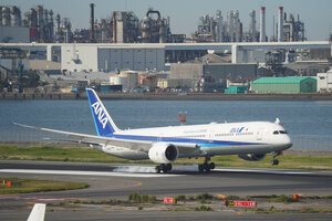 date：2026-05-12;
location：Tokyo Haneda Intl Airport - RJTT;
airline：All Nippon Airways - ANA;
registration：JA986A;
aircraft：B787-10