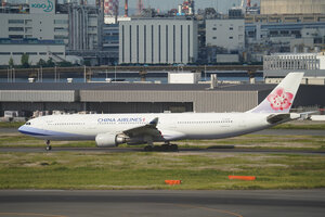 date：2026-05-12;
location：Tokyo Haneda Intl Airport - RJTT;
airline：China Airlines - CAL;
registration：B-18360;
aircraft：A330-300