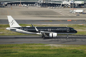 date：2026-05-12;
location：Tokyo Haneda Intl Airport - RJTT;
airline：Starflyer - SFJ;
registration：JA30MC;
aircraft：A320neo