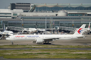 date：2026-05-12;
location：Tokyo Haneda Intl Airport - RJTT;
airline：China Eastern Airlines - CES;
registration：B-7635;
aircraft：B777-300ER