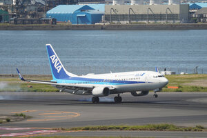 date：2026-05-12;
location：Tokyo Haneda Intl Airport - RJTT;
airline：All Nippon Airways - ANA;
registration：JA71AN;
aircraft：B737-800