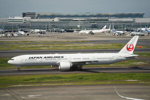 date：2026-05-12;
location：Tokyo Haneda Intl Airport - RJTT;
airline：Japan Airlines - JAL;
registration：JA738J;
aircraft：B777-300ER