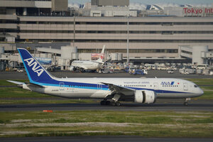 date：2026-05-12;
location：Tokyo Haneda Intl Airport - RJTT;
airline：All Nippon Airways - ANA;
registration：JA806A;
aircraft：B787-8