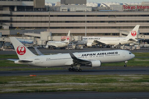 date：2026-05-12;
location：Tokyo Haneda Intl Airport - RJTT;
airline：Japan Airlines - JAL;
registration：JA620J;
aircraft：B767-300ER