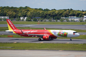 date：2026-05-13;
location：Tokyo Narita Intl Airport - RJAA;
airline：Vietjet Air - VJC;
registration：VN-A549;
aircraft：A320neo;
remark：VikkiGO Mastercard Livery