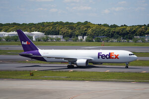 date：2026-05-13;
location：Tokyo Narita Intl Airport - RJAA;
airline：FedEx - FDX;
registration：N132FE;
aircraft：B767-300ERF