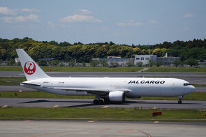 date：2026-05-13;
location：Tokyo Narita Intl Airport - RJAA;
airline：Japan Airlines - JAL;
registration：JA654J;
aircraft：B767-300ERBCF;
remark：JAL Cargo