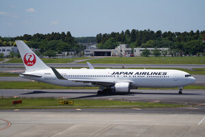 date：2026-05-13;
location：Tokyo Narita Intl Airport - RJAA;
airline：Japan Airlines - JAL;
registration：JA608J;
aircraft：B767-300ER