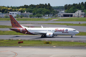 date：2026-05-13;
location：Tokyo Narita Intl Airport - RJAA;
airline：Batik Air Malaysia - MXD;
registration：9M-LRJ;
aircraft：B737 MAX 8