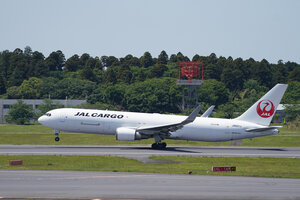date：2026-05-13;
location：Tokyo Narita Intl Airport - RJAA;
airline：Japan Airlines - JAL;
registration：JA621J;
aircraft：B767-300ERBCF;
remark：JAL Cargo