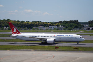 date：2026-05-13;
location：Tokyo Narita Intl Airport - RJAA;
airline：Turkish Airlines - THY;
registration：TC-LLG;
aircraft：B787-9