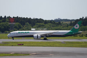 date：2026-05-13;
location：Tokyo Narita Intl Airport - RJAA;
airline：EVA Air - EVA;
registration：B-17805;
aircraft：B787-10