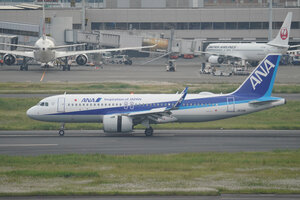 date：2026-05-14;
location：Tokyo Haneda Intl Airport - RJTT;
airline：All Nippon Airways - ANA;
registration：JA213A;
aircraft：A320neo