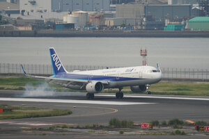 date：2026-05-14;
location：Tokyo Haneda Intl Airport - RJTT;
airline：All Nippon Airways - ANA;
registration：JA144A;
aircraft：A321neo