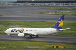 date：2026-05-14;
location：Tokyo Haneda Intl Airport - RJTT;
airline：Skymark Airlines - SKY;
registration：JA737Y;
aircraft：B737-800