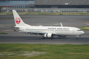 date：2026-05-14;
location：Tokyo Haneda Intl Airport - RJTT;
airline：Japan Airlines - JAL;
registration：JA323J;
aircraft：B737-800