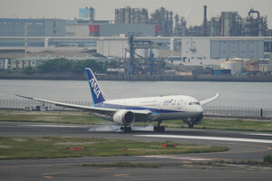 date：2026-05-14;
location：Tokyo Haneda Intl Airport - RJTT;
airline：All Nippon Airways - ANA;
registration：JA825A;
aircraft：B787-8