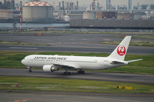 date：2026-05-14;
location：Tokyo Haneda Intl Airport - RJTT;
airline：Japan Airlines - JAL;
registration：JA622J;
aircraft：B767-300ER