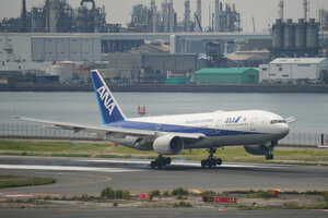 date：2026-05-14;
location：Tokyo Haneda Intl Airport - RJTT;
airline：All Nippon Airways - ANA;
registration：JA715A;
aircraft：B777-200ER