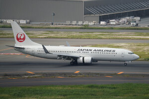 date：2026-05-14;
location：Tokyo Haneda Intl Airport - RJTT;
airline：Japan Airlines - JAL;
registration：JA341J;
aircraft：B737-800