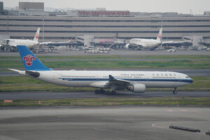 date：2026-05-14;
location：Tokyo Haneda Intl Airport - RJTT;
airline：China Southern Airlines - CSN;
registration：B-5965;
aircraft：A330-300