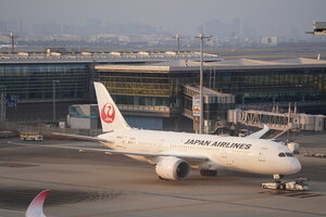 date：2026-05-14;
location：Tokyo Haneda Intl Airport - RJTT;
airline：Japan Airlines - JAL;
registration：JA732J;
aircraft：B787-8