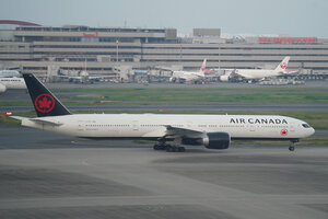 date：2026-05-14;
location：Tokyo Haneda Intl Airport - RJTT;
airline：Air Canada - ACA;
registration：C-FITL;
aircraft：B777-300ER