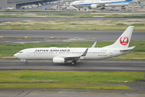 date：2026-05-15;
location：Tokyo Haneda Intl Airport - RJTT;
airline：Japan Airlines - JAL;
registration：JA331J;
aircraft：B737-800