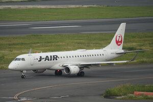 date：2026-05-15;
location：Tokyo Haneda Intl Airport - RJTT;
airline：J-Air - JLJ;
registration：JA242J;
aircraft：ERJ-190-100STD