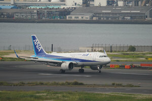 date：2026-05-15;
location：Tokyo Haneda Intl Airport - RJTT;
airline：All Nippon Airways - ANA;
registration：JA220A;
aircraft：A320neo