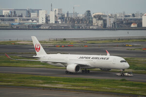 date：2026-05-15;
location：Tokyo Haneda Intl Airport - RJTT;
airline：Japan Airlines - JAL;
registration：JA06XJ;
aircraft：A350-900