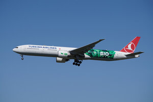 date：2026-05-29;
location：Beijing Capital Intl Airport - ZBAA;
airline：Turkish Airlines - THY;
registration：TC-LJH;
aircraft：B777-300ER;
remark：Bio Fuel Livery