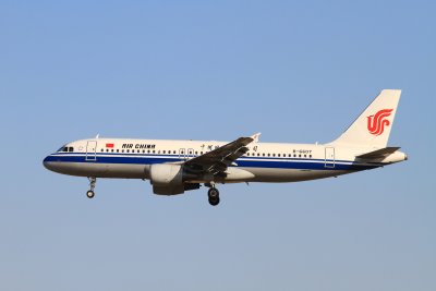 date：2010-02-03location：Beijing Capital Intl Airport - ZBAAairline：Air China - CCAregistration：B-6607aircraft：A320-200