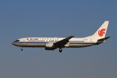 date：2010-02-03location：Beijing Capital Intl Airport - ZBAAairline：Air China - CCAregistration：B-5327aircraft：B737-800