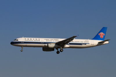 date：2010-02-03location：Beijing Capital Intl Airport - ZBAAairline：China Southern Airlines - CSNregistration：B-6379aircraft：A321-200