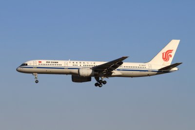 date：2010-02-03location：Beijing Capital Intl Airport - ZBAAairline：Air China - CCAregistration：B-2837aircraft：B757-200