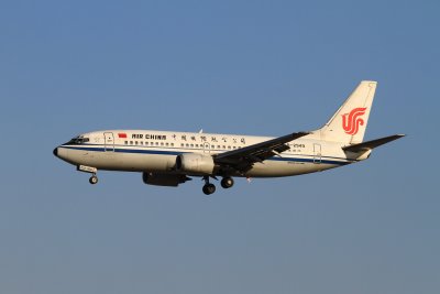 date：2010-02-03location：Beijing Capital Intl Airport - ZBAAairline：Air China - CCAregistration：B-2949aircraft：B737-300
