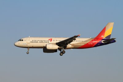 date：2010-02-03location：Beijing Capital Intl Airport - ZBAAairline：Asiana Airlines - AARregistration：HL7769aircraft：A320-200