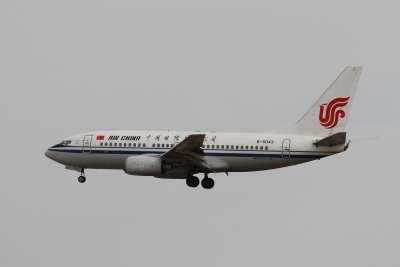 date：2010-02-10location：Beijing Capital Intl Airport - ZBAAairline：Air China - CCAregistration：B-5043aircraft：B737-700