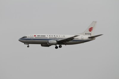 date：2010-02-10location：Beijing Capital Intl Airport - ZBAAairline：Air China - CCAregistration：B-5036aircraft：B737-300