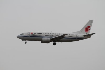 date：2010-02-10location：Beijing Capital Intl Airport - ZBAAairline：Air China - CCAregistration：B-2600aircraft：B737-300