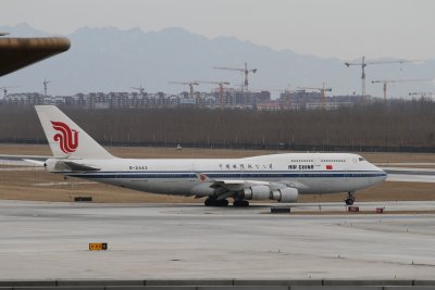 date：2010-02-10location：Beijing Capital Intl Airport - ZBAAairline：Air China - CCAregistration：B-2443aircraft：B747-400