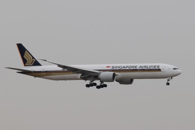 date：2010-02-10location：Beijing Capital Intl Airport - ZBAAairline：Singapore Airlines - SIAregistration：9V-SWLaircraft：B777-300ER